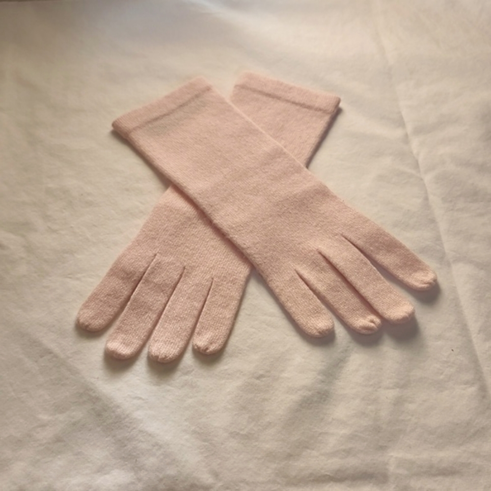⭐️FRAAS Cashmere soft pink long gloves